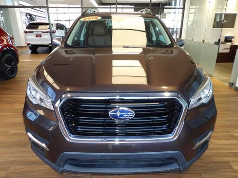 Used 2019 Subaru Ascent Touring w/ Popular Package #2 AWD/4WD image 2