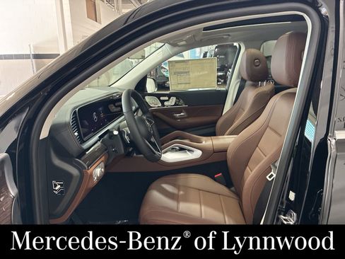 New 2026 Mercedes-Benz GLS 450 4MATIC image 7