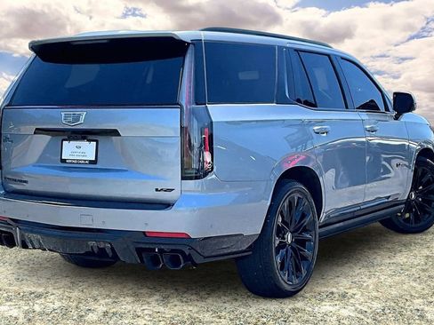 Used 2025 Cadillac Escalade V w/ LPO, ONYX Package AWD/4WD image 5
