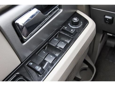 Used 2013 Ford Expedition Limited RWD image 20
