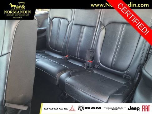 Certified 2024 Jeep Wagoneer Series II w/ Flexible Seating Group AWD/4WD image 18