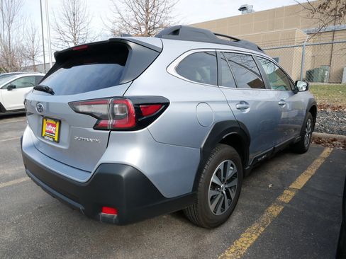 Certified 2025 Subaru Outback Premium image 5