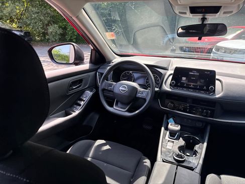 Used 2026 Nissan Rogue S AWD/4WD image 31