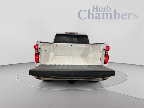 Used 2023 Chevrolet Silverado 1500 LT AWD/4WD image 7