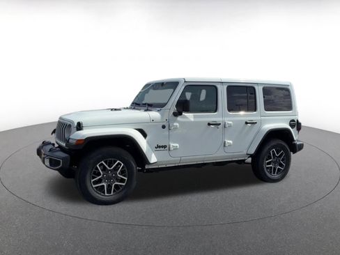 Used 2025 Jeep Wrangler Unlimited Sahara AWD/4WD image 8