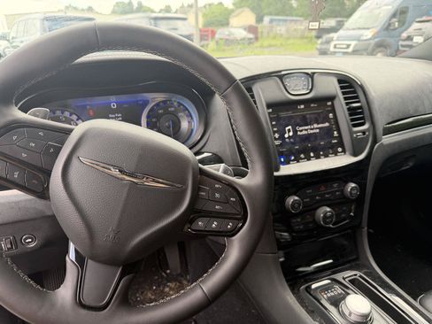 Used 2023 Chrysler 300 S w/ Comfort Group RWD image 12