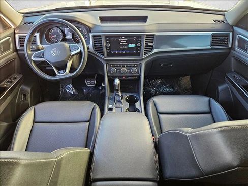 Used 2021 Volkswagen Atlas SE w/ Panoramic Sunroof Package image 16