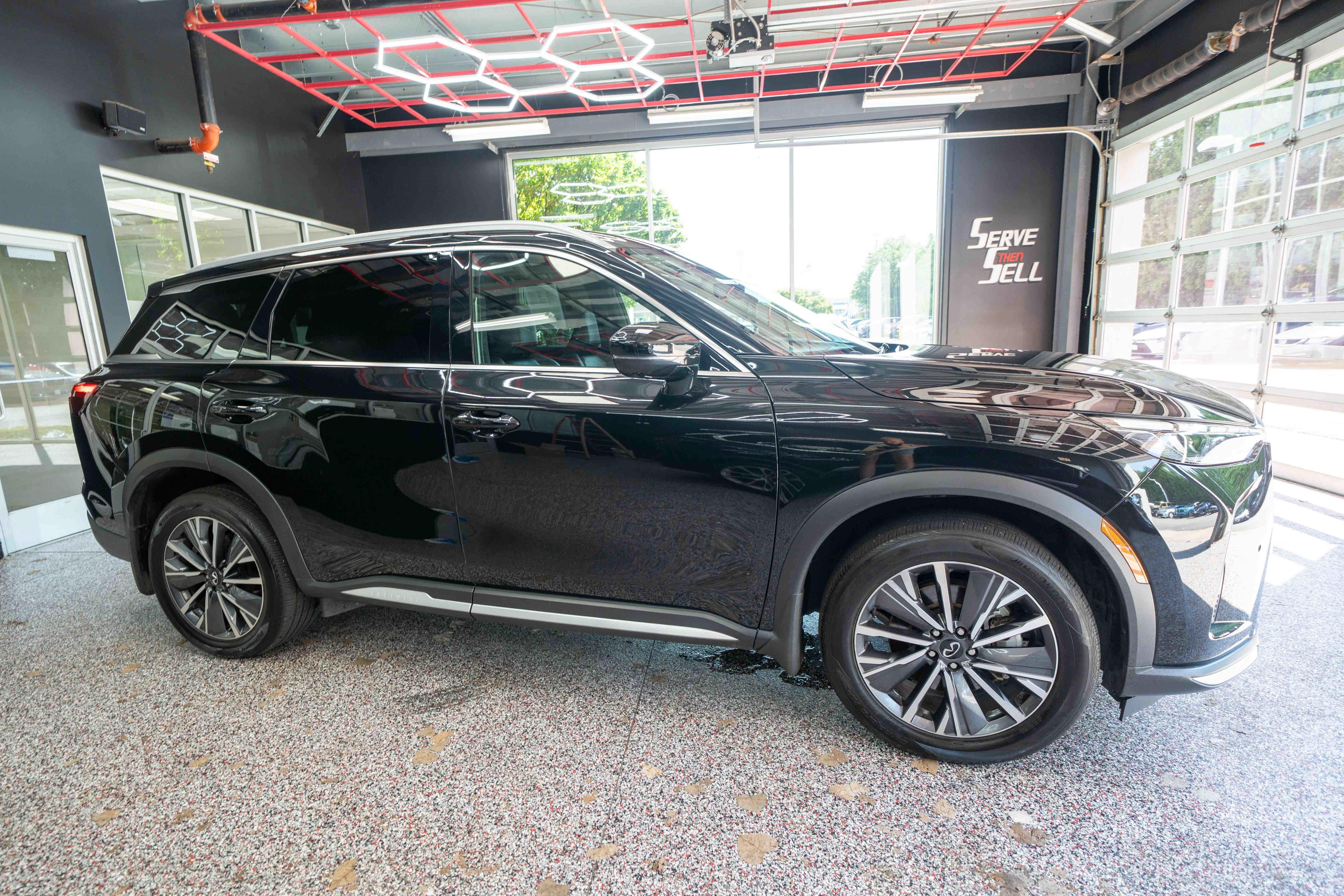 Used 2026 INFINITI QX60 Luxe w/ Cargo Package AWD/4WD image 5