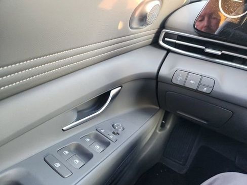 Used 2023 Hyundai Elantra SEL w/ Convenience Package image 20