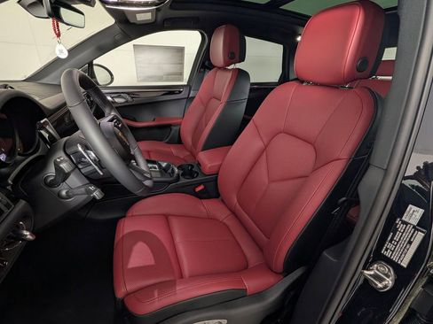 New 2026 Porsche Macan image 5