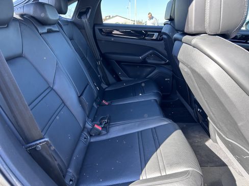 Used 2020 Porsche Cayenne E-Hybrid image 30