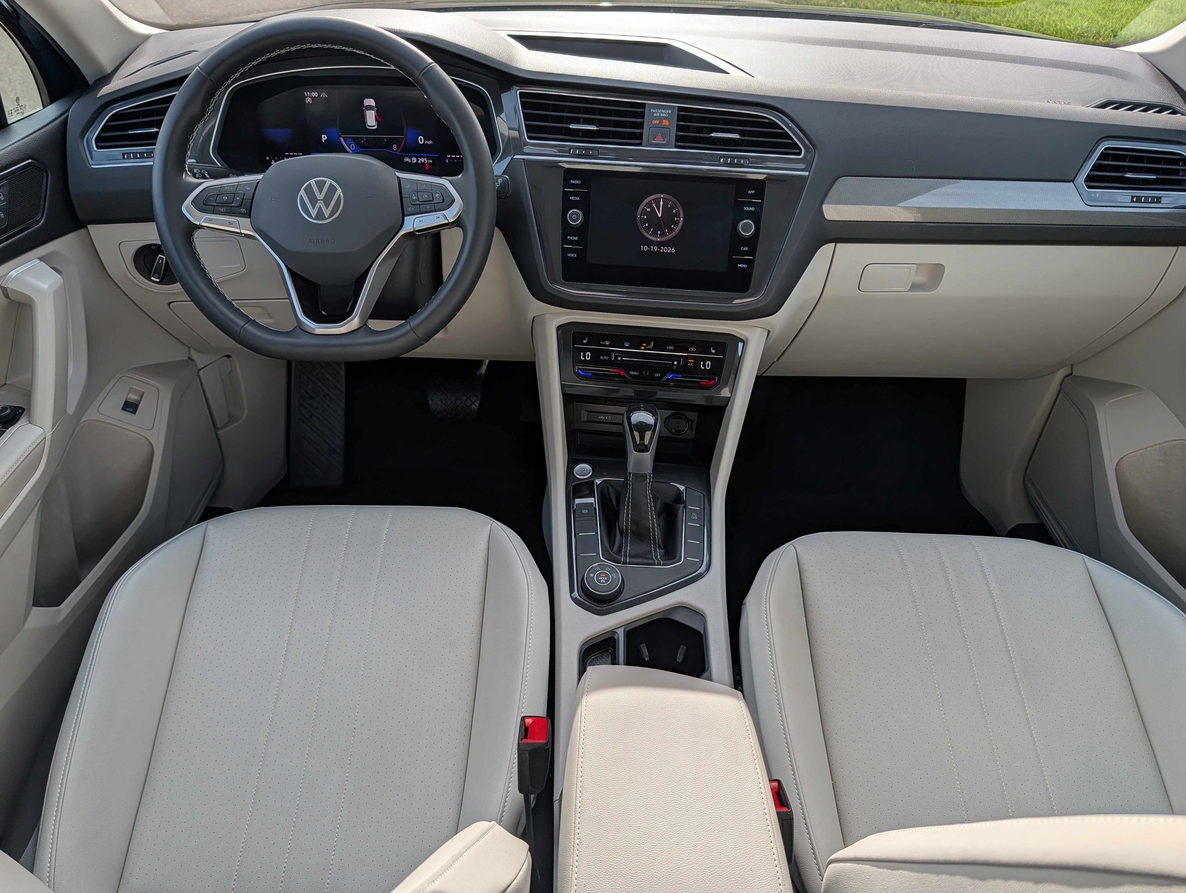 Certified 2024 Volkswagen Tiguan SE AWD/4WD image 10