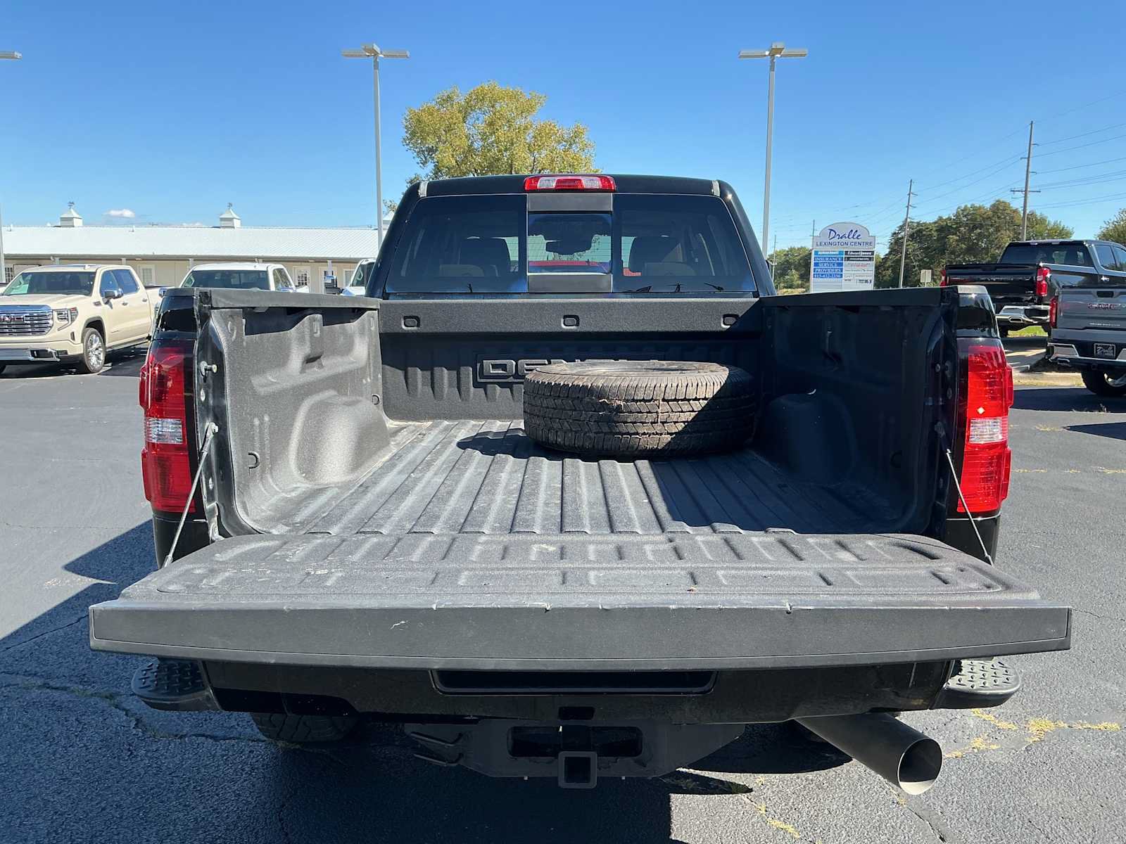 Used 2017 GMC Sierra 2500 Denali w/ Duramax Plus Package AWD/4WD image 28