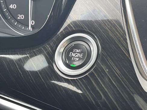 Used 2020 Cadillac XT6 Premium Luxury FWD image 23