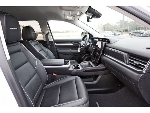 Used 2026 GMC Terrain Denali image 25