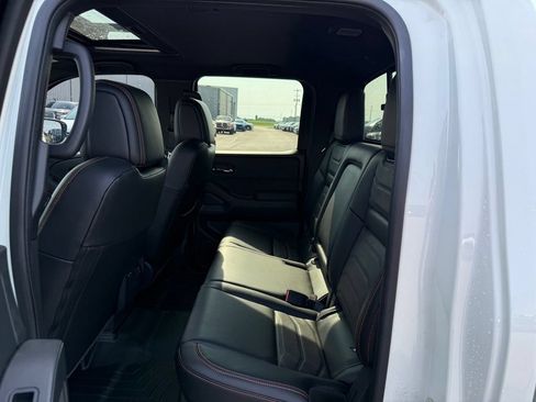 Used 2025 Nissan Frontier PRO-4X w/ Pro Premium Package AWD/4WD image 7