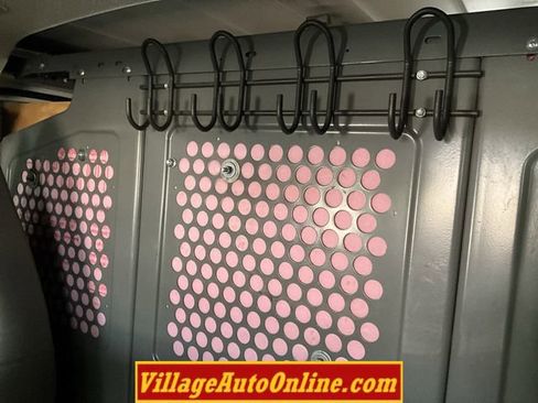 Used 2017 Chevrolet Express 2500 Extended RWD image 18