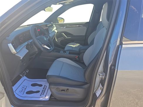 New 2026 Volkswagen Tiguan SE R-Line image 9