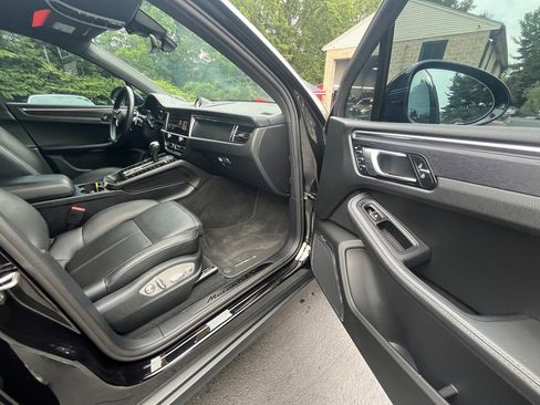 Used 2024 Porsche Macan GTS image 6