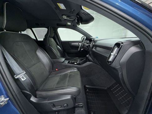 Used 2021 Volvo XC40 T5 R-Design w/ Protection Package Premier image 11