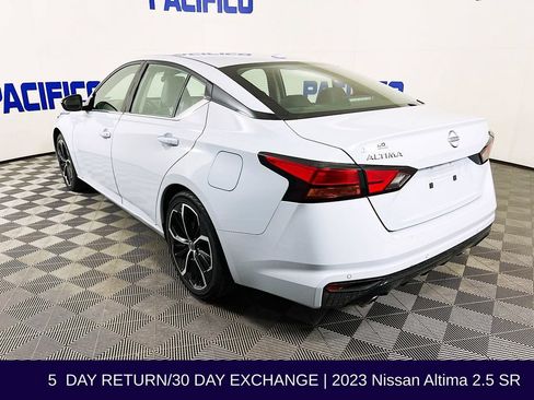 Used 2023 Nissan Altima 2.5 SR FWD image 6