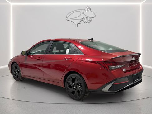 Used 2026 Hyundai Elantra SEL Sport FWD image 3