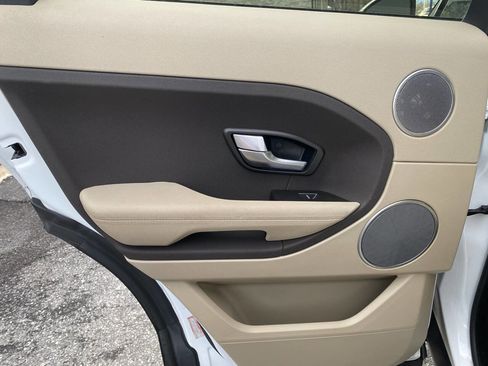 Used 2015 Land Rover Range Rover Evoque Pure image 14