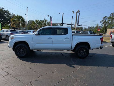 Used 2021 Toyota Tacoma SR5 RWD image 7