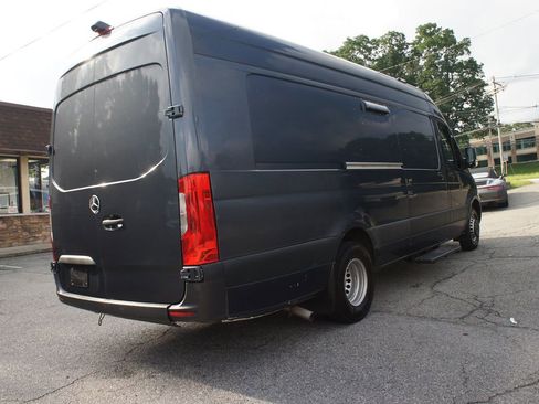 Used 2019 Mercedes-Benz Sprinter 4500 image 13