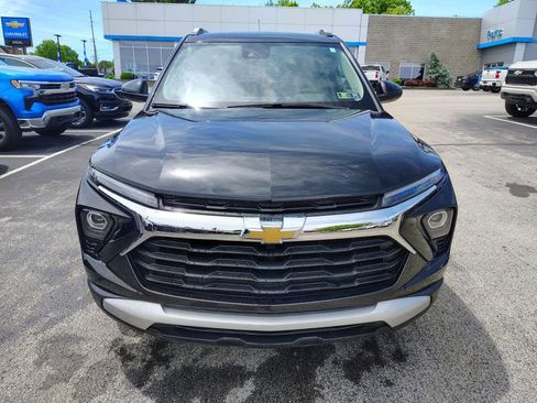 Used 2024 Chevrolet TrailBlazer LT w/ Convenience Package AWD/4WD image 2