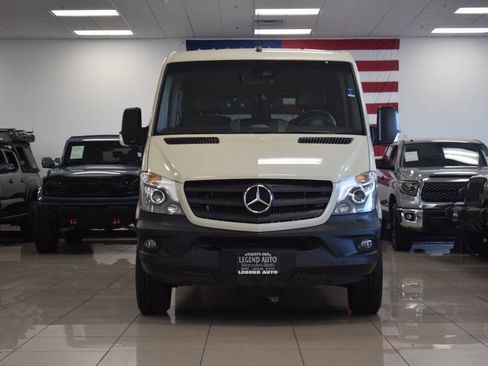 Used 2017 Mercedes-Benz Sprinter 2500 image 4