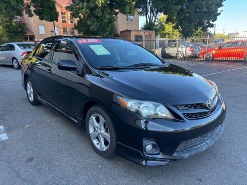 Used 2013 Toyota Corolla S FWD image 3