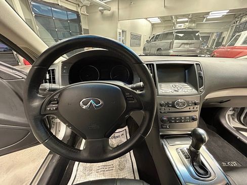 Used 2012 INFINITI G37 x w/ Premium Pkg image 9