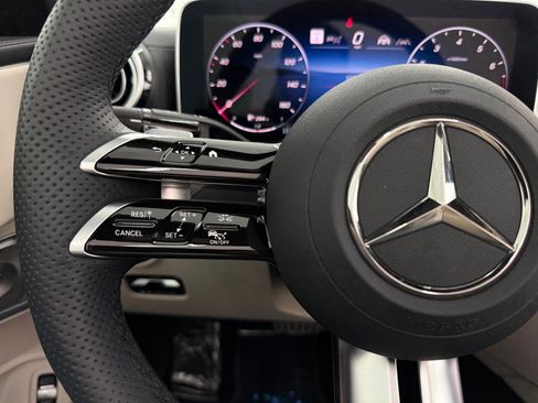Used 2026 Mercedes-Benz CLE 300 4MATIC Cabriolet image 13