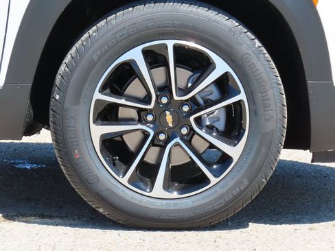 New 2026 Chevrolet TrailBlazer LT w/ LT Cold Weather Package AWD/4WD image 13