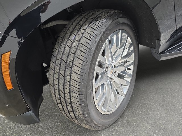 Used 2025 Chevrolet Suburban Premier AWD/4WD image 29