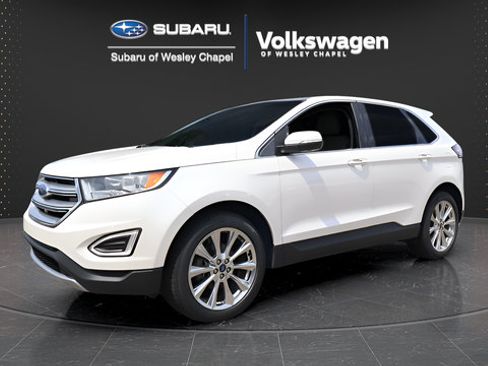 Used 2017 Ford Edge Titanium w/ Equipment Group 301A FWD image 4