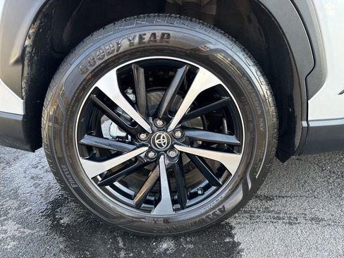 Used 2024 Toyota Corolla Cross XSE w/ Convenience Package image 9