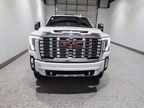 Used 2024 GMC Sierra 2500 Denali w/ Technology Package AWD/4WD image 6
