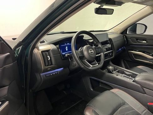 Used 2024 Nissan Pathfinder Platinum w/ Cargo Package image 17