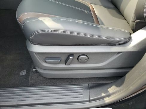 New 2026 Nissan Armada SL w/ Captain's Chari Seat Package AWD/4WD image 22