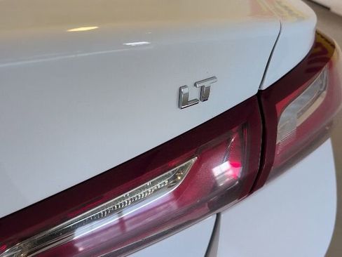Used 2022 Chevrolet Malibu LT FWD image 32