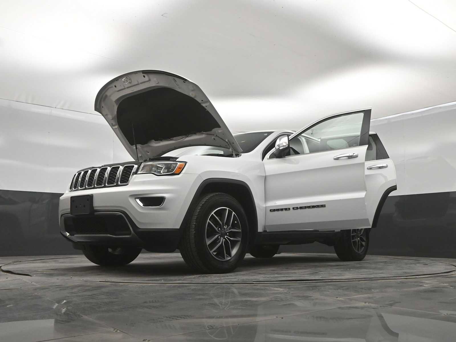 Used 2019 Jeep Grand Cherokee Limited w/ Trailer Tow Group IV AWD/4WD image 47