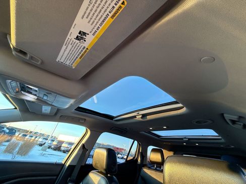 Used 2019 GMC Acadia SLT image 23