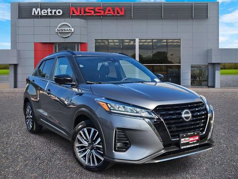 Used 2023 Nissan Kicks SR image 1