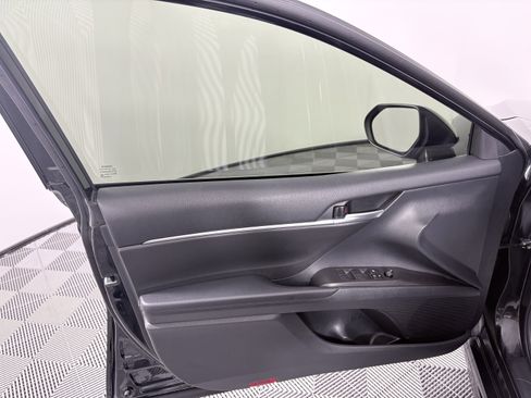 Used 2023 Toyota Camry SE image 12