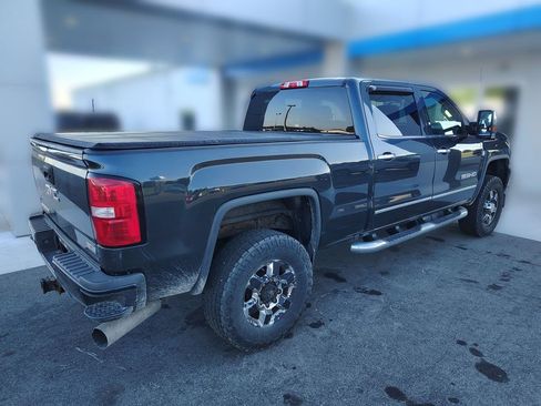 Used 2017 GMC Sierra 2500 SLT w/ All-Terrain HD Package AWD/4WD image 6
