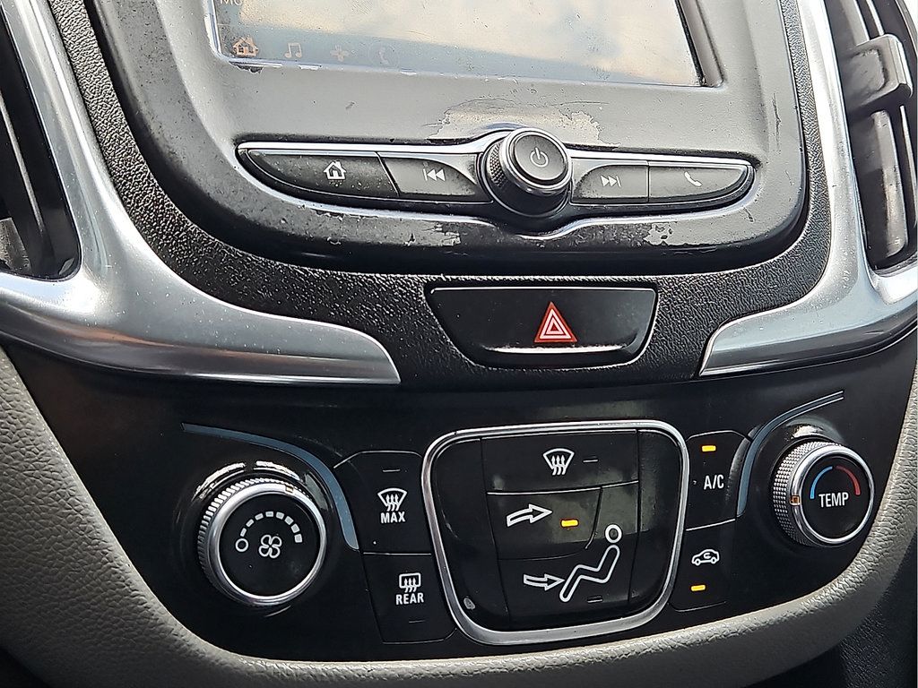Used 2021 Chevrolet Equinox LS w/ LS Convenience Package FWD image 17