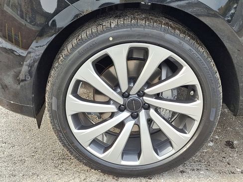 New 2026 Land Rover Range Rover SE image 6