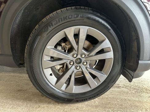 Used 2022 Ford Explorer XLT w/ Equipment Group 202A image 41